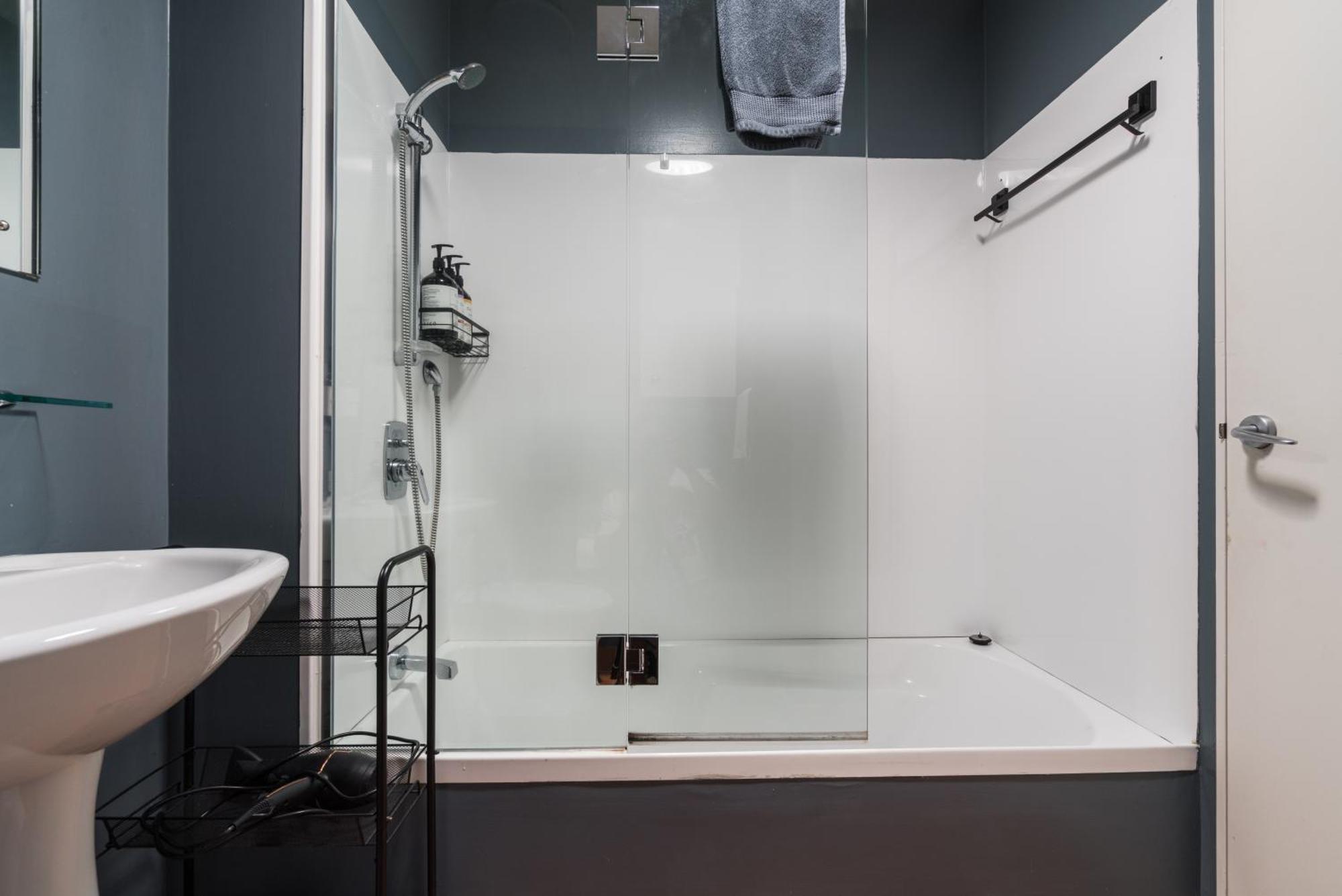 Spacious Home Near Cbd Spa Pool Parking 3Br Auckland Exterior foto